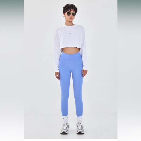 De Rococo Cropped Tee - Picture 5 of 5